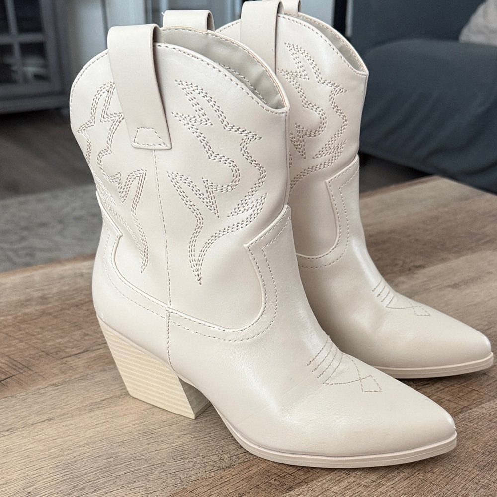 Women's Cream Western cowgirl cowboy Ankle Boots Sz 6